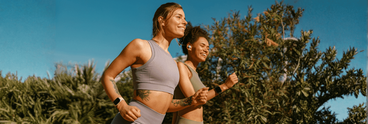 Pele com reações cutâneas devido à exposição solar, representando a Síndrome de Alergia ao Sol (SASP).